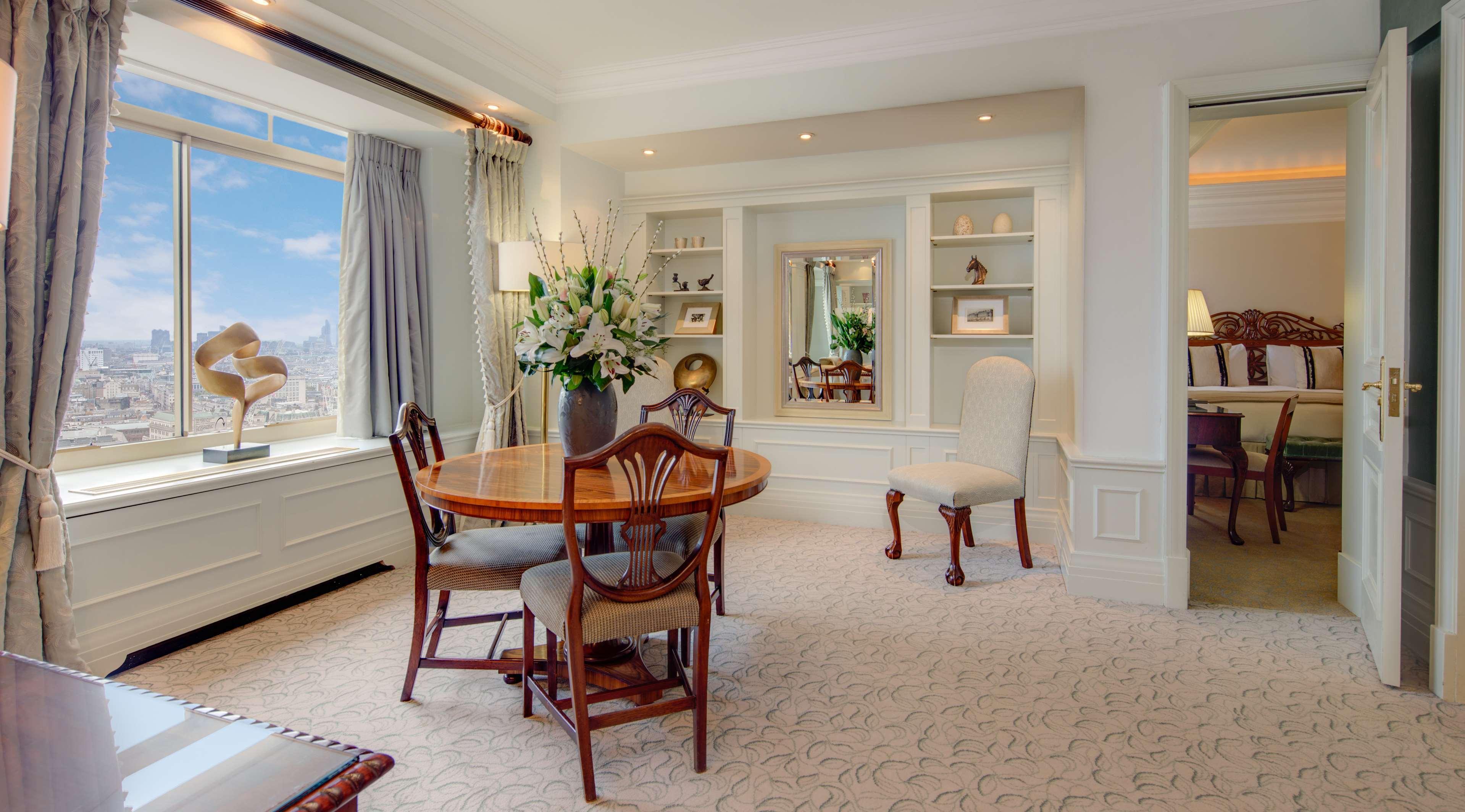 Отель Hilton On Park Lane 5*
